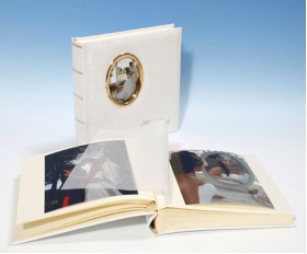 Romantica Classic Studio 80 - Cameo Wedding Photo Album - Page Size 9" x 8 3/4"